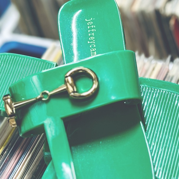 NWOT - Jeffrey Campbell “A Lil Bit” Patent Embellished Sandal Shiny Green - 6 US - Picture 12 of 13